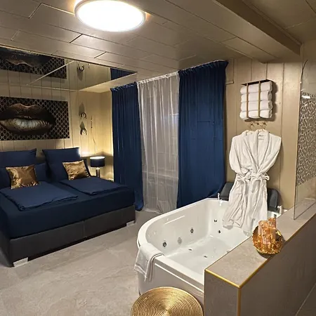 Lägenhet Emotion Apartments- Luxury Experience Mit Whirlpool-Badewanne