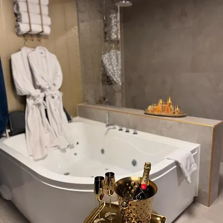 Emotion Apartments- Luxury Experience Mit Whirlpool-Badewanne Lägenhet Vlotho