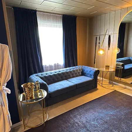 Lägenhet Emotion Apartments- Luxury Experience Mit Whirlpool-Badewanne *